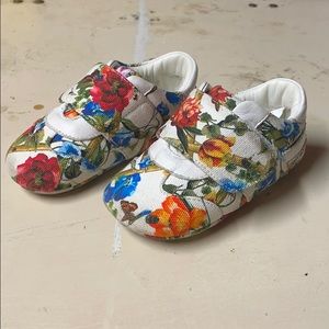 Dolce & Gabbana canvas shoes